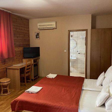 Nautilus Etterem Es Panzio Hotel Dabas ภายนอก รูปภาพ