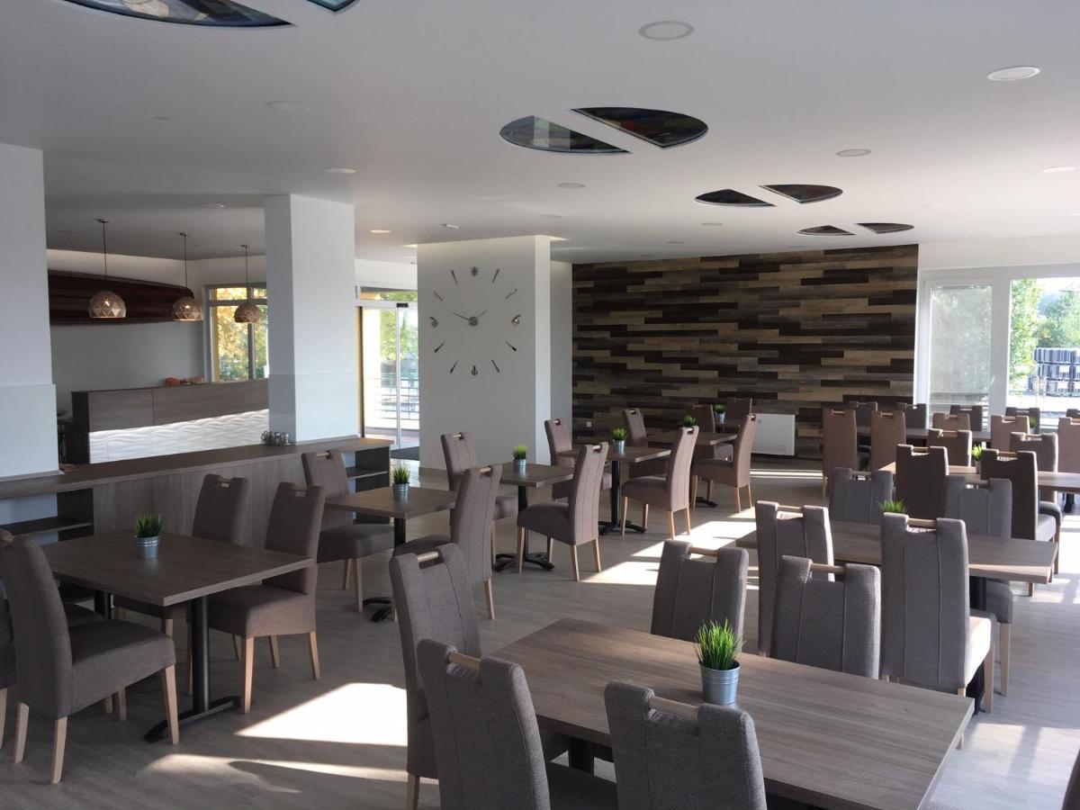 Nautilus Etterem Es Panzio Hotel Dabas ภายนอก รูปภาพ